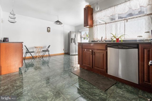 31 PERSHING LN, Sicklerville, NJ 08081