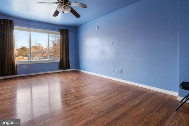 31 PERSHING LN, Sicklerville, NJ 08081