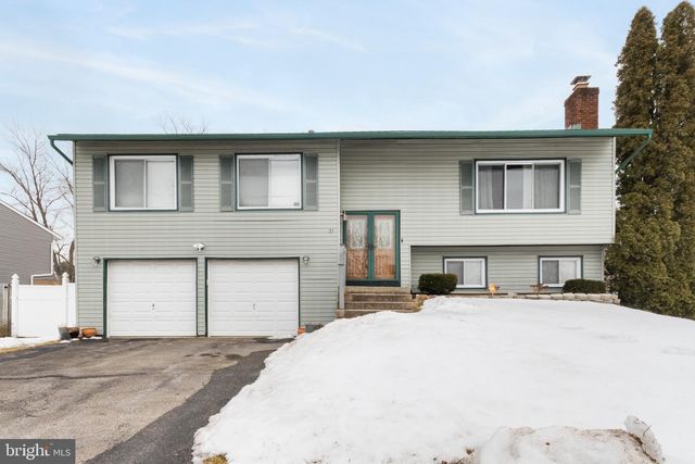 31 PERSHING LN, Sicklerville, NJ 08081