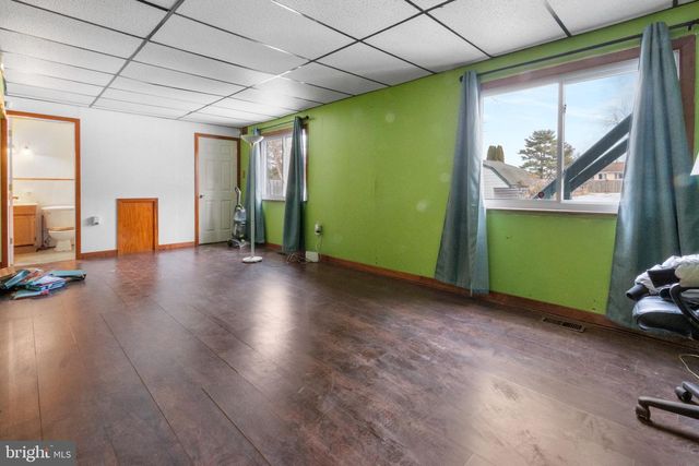 31 PERSHING LN, Sicklerville, NJ 08081