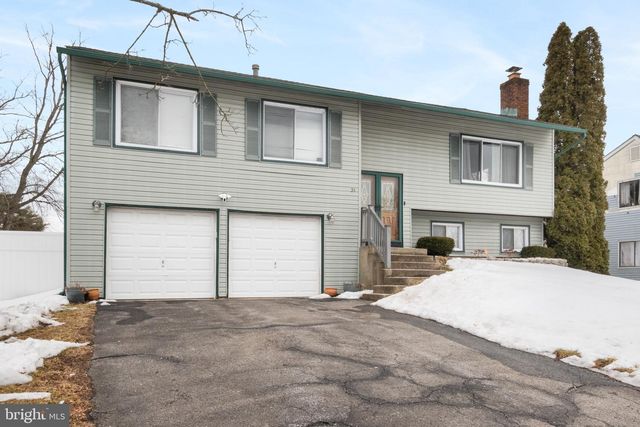 31 PERSHING LN, Sicklerville, NJ 08081