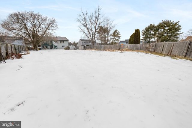 31 PERSHING LN, Sicklerville, NJ 08081