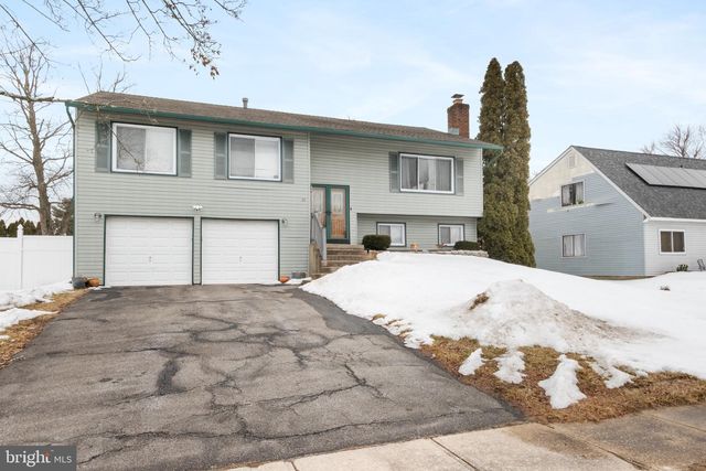 31 PERSHING LN, Sicklerville, NJ 08081