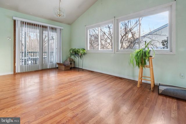 31 PERSHING LN, Sicklerville, NJ 08081