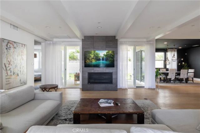 18806 Winnwood, Santa Ana, CA 92705