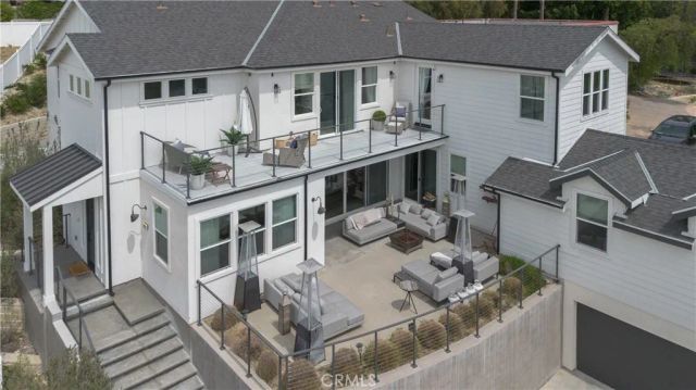 18806 Winnwood, Santa Ana, CA 92705