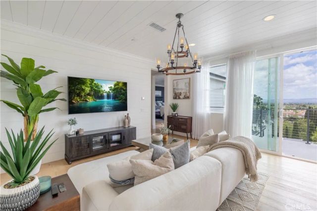 18806 Winnwood, Santa Ana, CA 92705