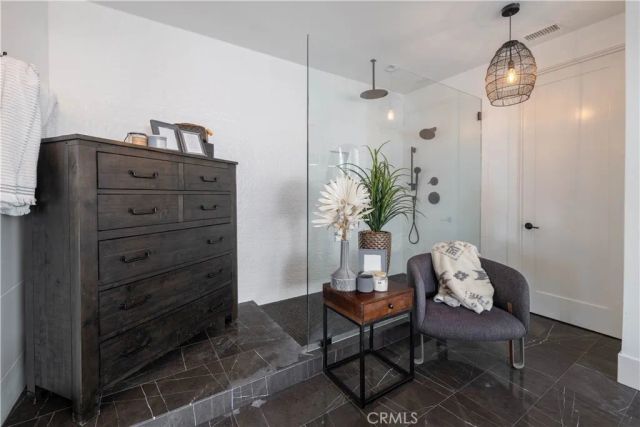 18806 Winnwood, Santa Ana, CA 92705