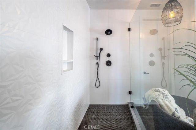 18806 Winnwood, Santa Ana, CA 92705