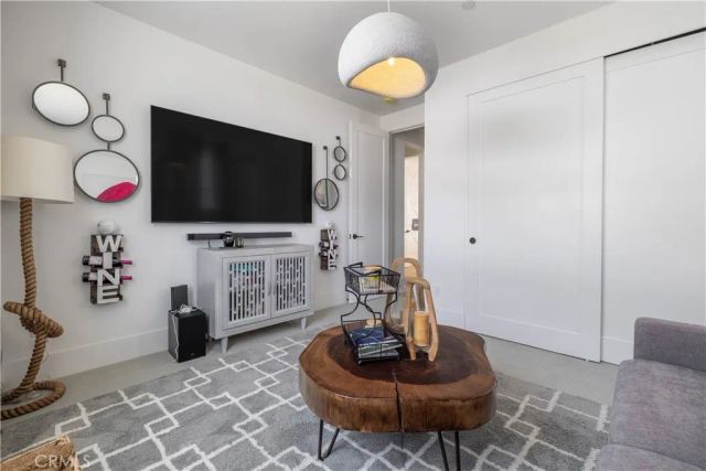 18806 Winnwood, Santa Ana, CA 92705