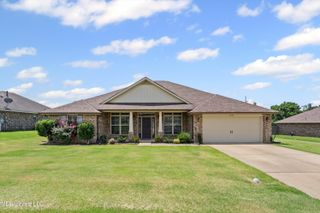 7653 W Woodridge Drive, Southaven, MS 38672