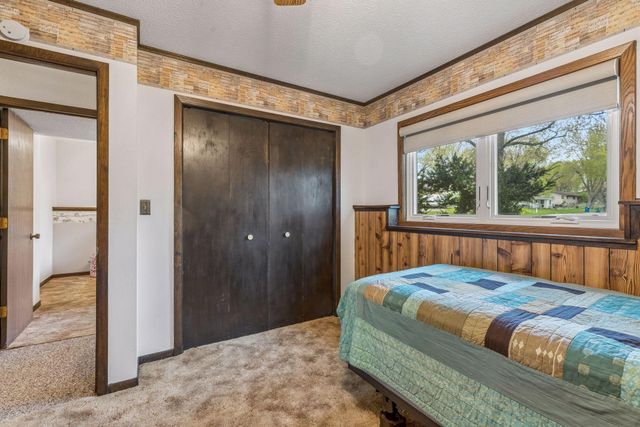 3170 Queensland Lane N, Plymouth, MN 55447