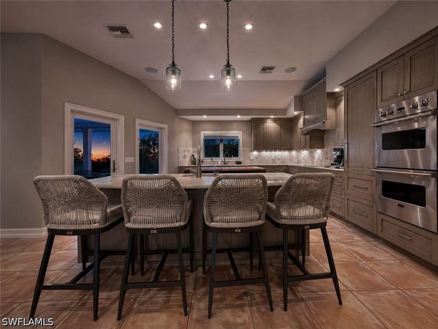 4083 Belair LN, Naples, FL 34103