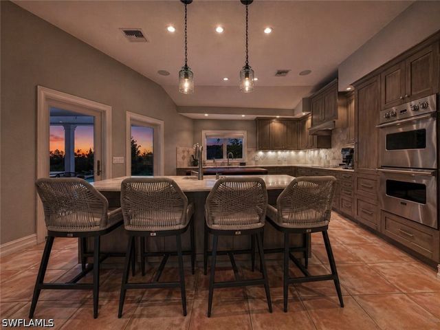 4083 Belair LN, Naples, FL 34103