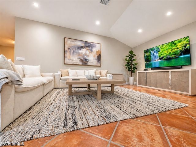 4083 Belair LN, Naples, FL 34103