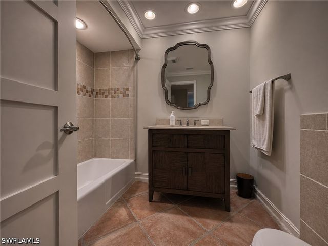 4083 Belair LN, Naples, FL 34103
