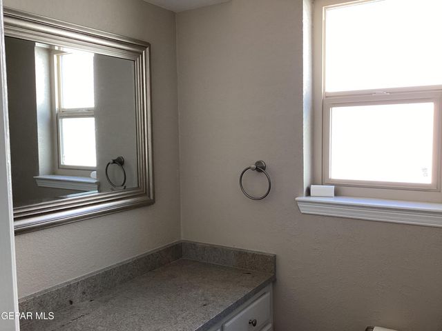 106 BERNICE Place, Santa Teresa, NM 88008