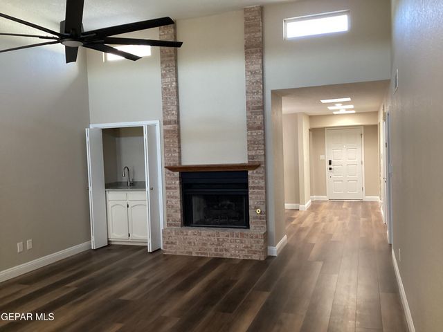 106 BERNICE Place, Santa Teresa, NM 88008