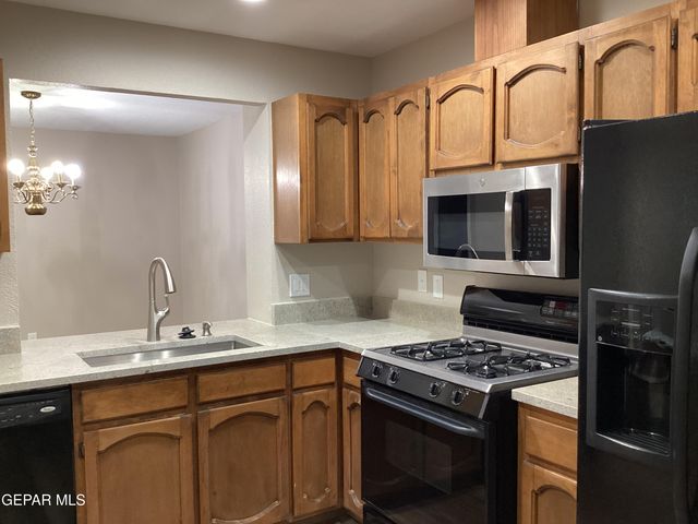 106 BERNICE Place, Santa Teresa, NM 88008