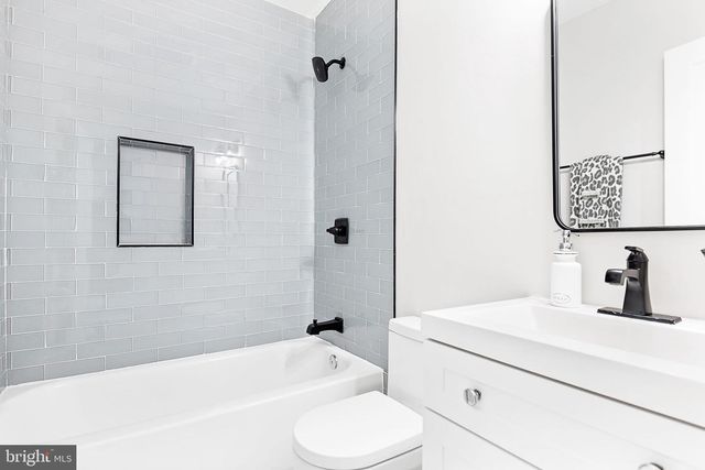 1013 17TH PL NE #1, Washington, DC 20002