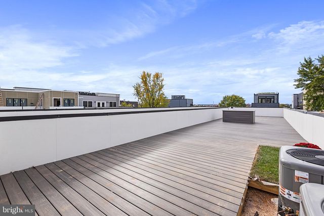 1013 17TH PL NE #1, Washington, DC 20002