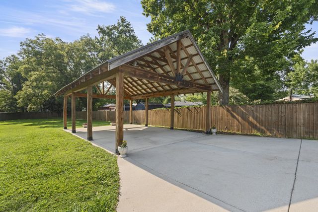 4201 Burrus St, Nashville, TN 37216