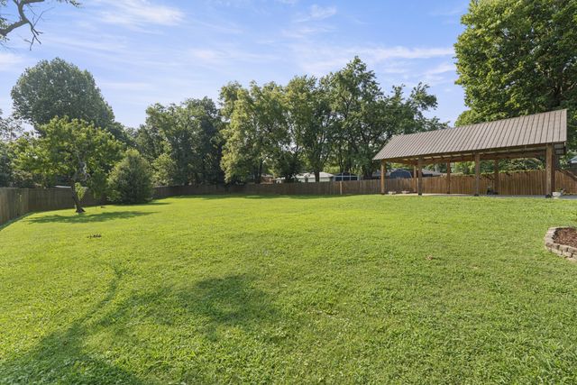 4201 Burrus St, Nashville, TN 37216