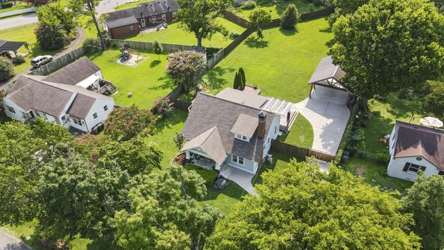 4201 Burrus St, Nashville, TN 37216