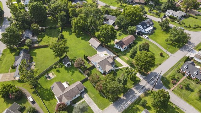 4201 Burrus St, Nashville, TN 37216