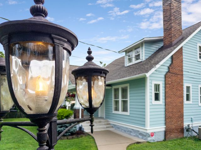 4201 Burrus St, Nashville, TN 37216