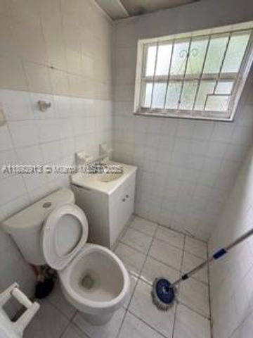130 NW 124th St, North Miami, FL 33168