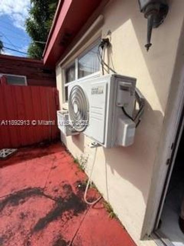 130 NW 124th St, North Miami, FL 33168