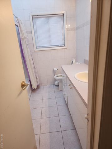 957 Jerome Street, Baldwin Harbor, NY 11510