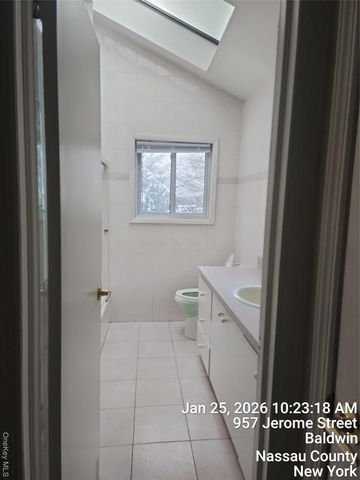 957 Jerome Street, Baldwin Harbor, NY 11510