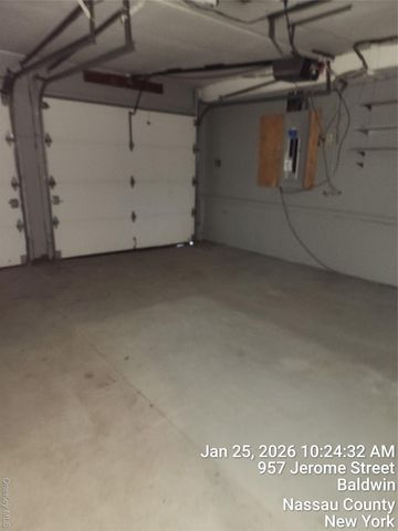 957 Jerome Street, Baldwin Harbor, NY 11510