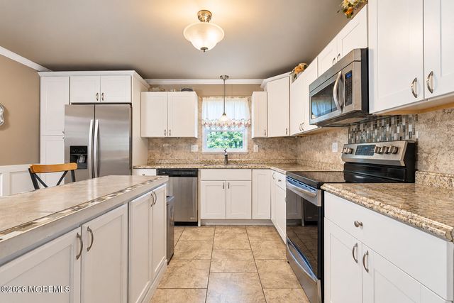 10 Lambeth Lane, Manchester, NJ 08759