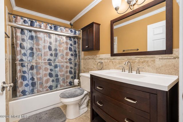 10 Lambeth Lane, Manchester, NJ 08759
