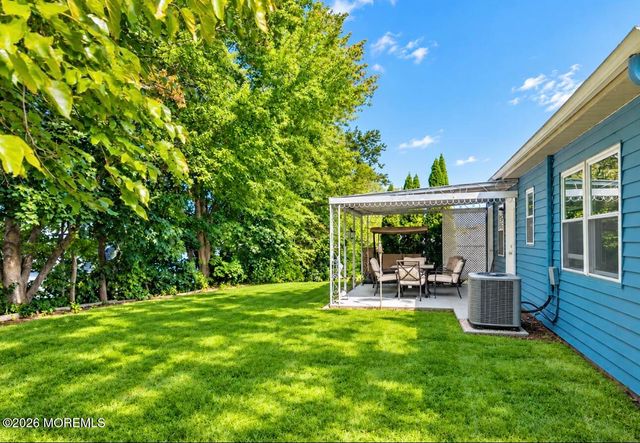 10 Lambeth Lane, Manchester, NJ 08759