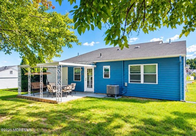 10 Lambeth Lane, Manchester, NJ 08759