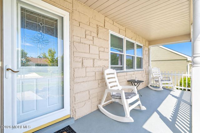 10 Lambeth Lane, Manchester, NJ 08759