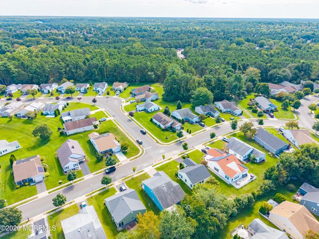 10 Lambeth Lane, Manchester, NJ 08759