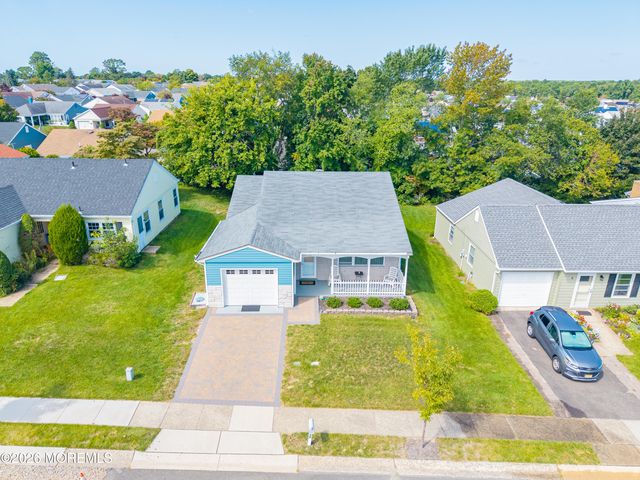 10 Lambeth Lane, Manchester, NJ 08759