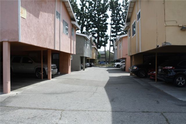 10011 Sepulveda, San Fernando, CA 91345