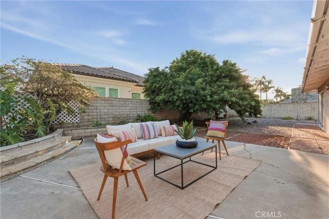 3922 Kitten Circle, Huntington Beach, CA 92649
