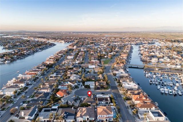 3922 Kitten Circle, Huntington Beach, CA 92649