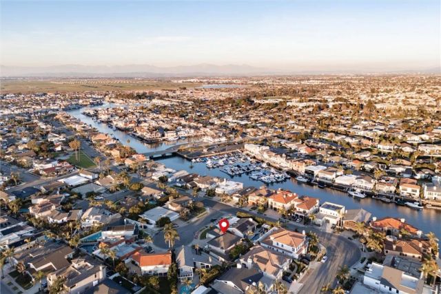 3922 Kitten Circle, Huntington Beach, CA 92649