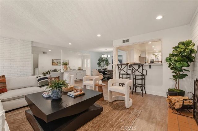 3922 Kitten Circle, Huntington Beach, CA 92649