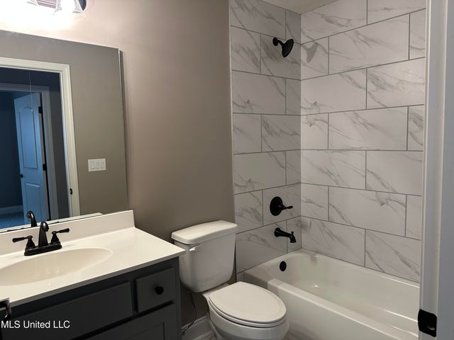 266 Country Garden Drive, Southaven, MS 38671