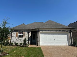 266 Country Garden Drive, Southaven, MS 38671