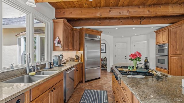 157 Deepstone Dr, San Rafael, CA 94903